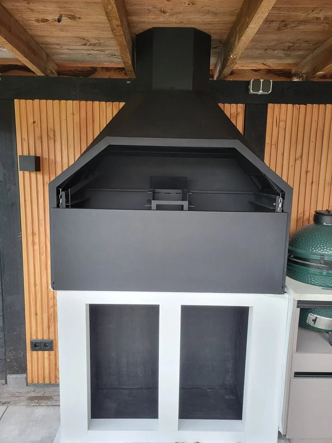 Project: Vrijstaande Brant Braai – Ingebouwd in een Buitenkeuken